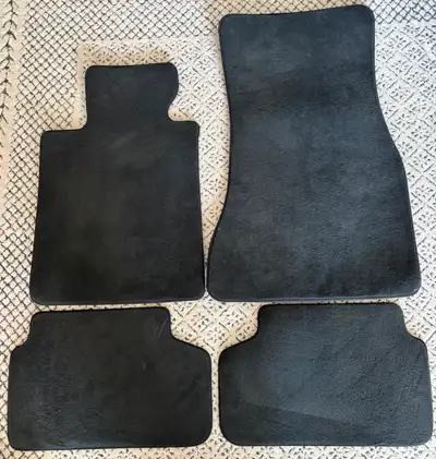 Set of 4 Original Equipment BMW 5 Series Carpet Floormats in Black Fits all 5 series models 2017-202...