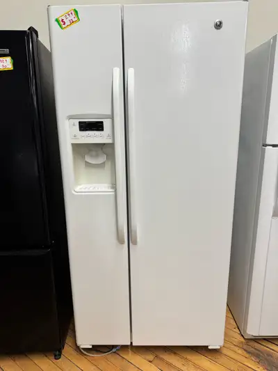 GEY 33 inch side-by-side fridge freezer works great no issues. The measurements are 33 inches wide 3...