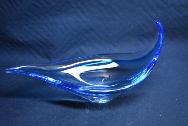 All things glass, vases, dishes, sculptures, vintage crystal in Home Décor & Accents in Ottawa - Image 2