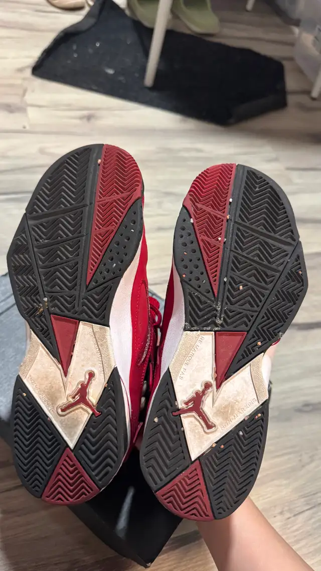 Air Jordan True Flight Red Basketball Shoes in Women's - Shoes in Kitchener / Waterloo - Image 6