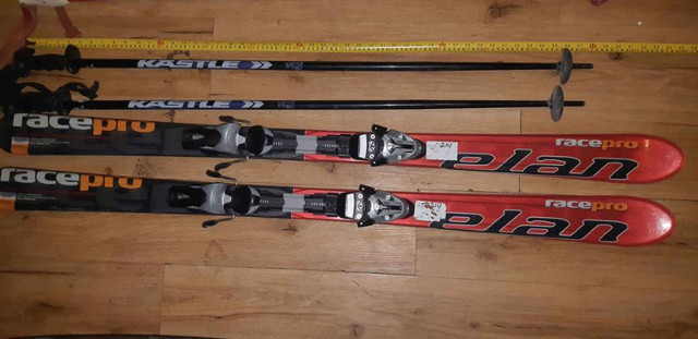 Alpine 140cn Skis Elan with Bindings Poles Skis Alpins Fixations dans Ski  à Ville de Montréal