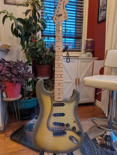 '02-'04 Fender Strat CIJ Ltd Ed Antigua "Crafted in Japan", View more