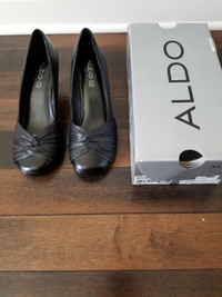BRAND NEW Aldo black heels size 9