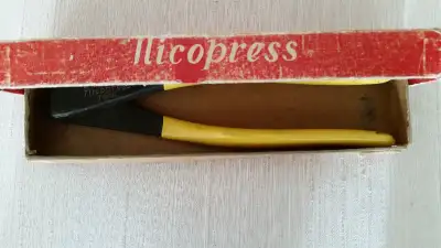It is used to strip and crimp wire and is in great condition. Father-in-law used it to repair rural...