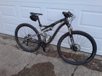 Specialized Camber Comp, Size Medium, $1200, Mountain bike