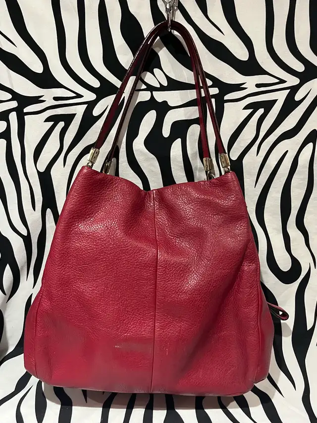 Authentic Vintage Coach Phoebe Red Leather shoulder Bag in Women's - Bags & Wallets in City of Toronto - Image 5
