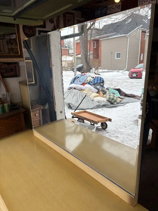 6 Drawer Mid Century Dresser in Dressers & Wardrobes in Peterborough - Image 7