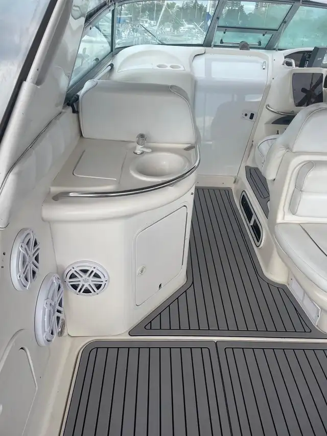 1996 SEA RAY SUNDANCER 330 in Powerboats & Motorboats in City of Toronto - Image 5