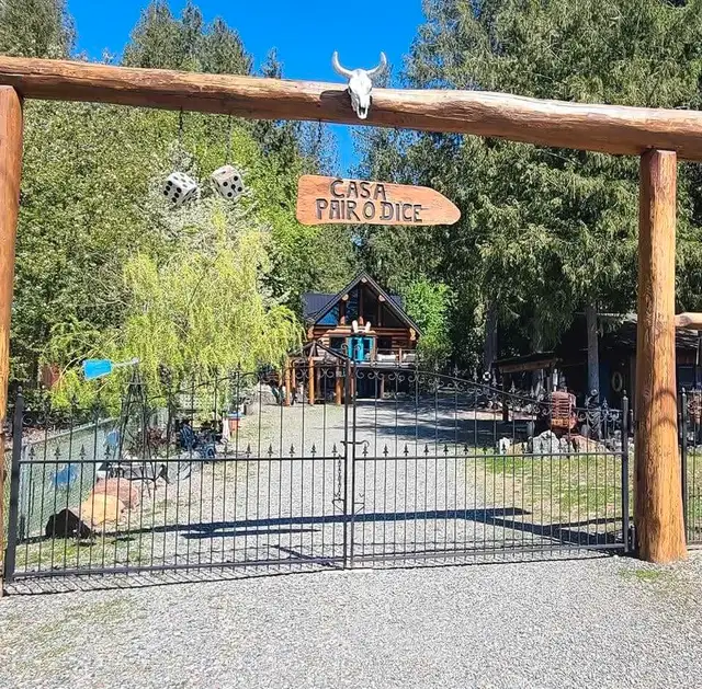 Shuswap Camping in British Columbia in Canada - Image 11