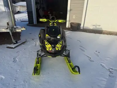 I have a 2023 summit expert 165 Turbo It has 562 Km with 6% break in left Adventure Front & Rear Bum...