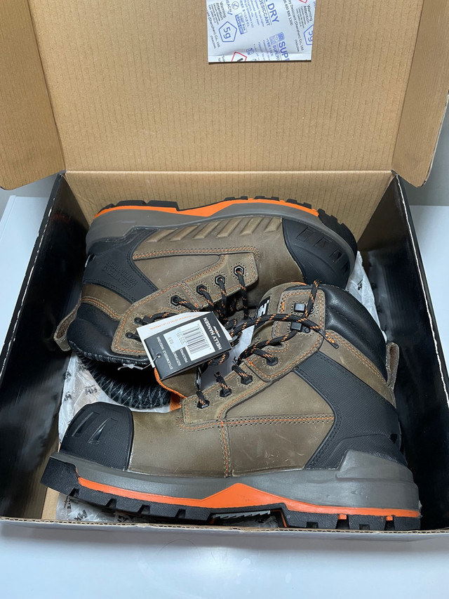 HELLY HANSEN WORK BOOTS - SIZE 8 NEW CONDITION in Men's Shoes in Lethbridge - Image 3