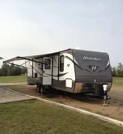 REDUCED Couples RV or Young Family Pride Of Ownership - Mint Condition Original Owners Located in Le...