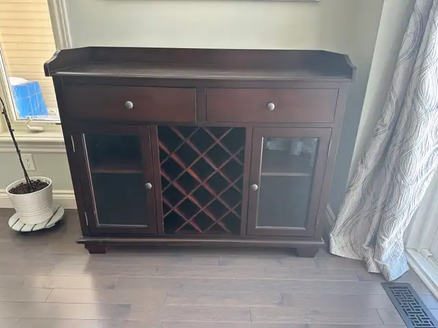 ⭐ Cherry Wood Buffet ⭐ in Hutches & Display Cabinets in Ottawa - Image 2