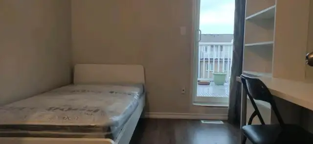Room in York Village in Room Rentals & Roommates in City of Toronto - Image 3