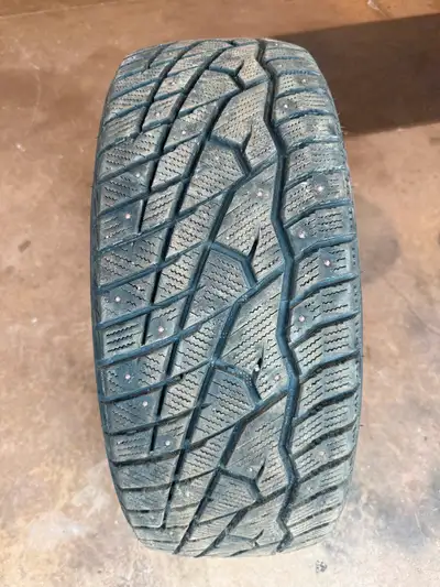 245/50/20 studded winter tires in great condition