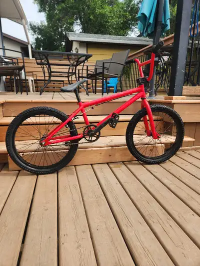 Giant BMX, View more