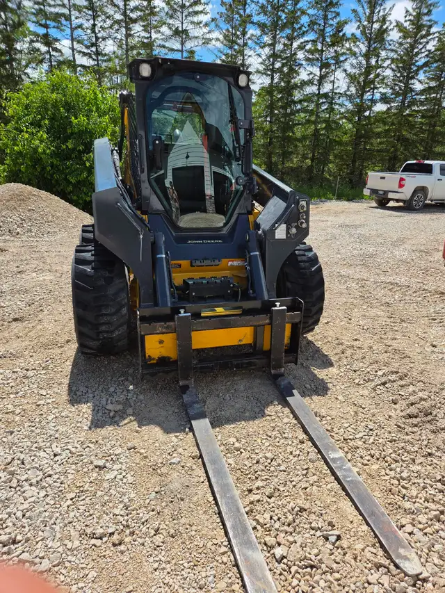 2023 John Deere 332G Skid Steer - 164 hours in Heavy Equipment in Winnipeg - Image 3
