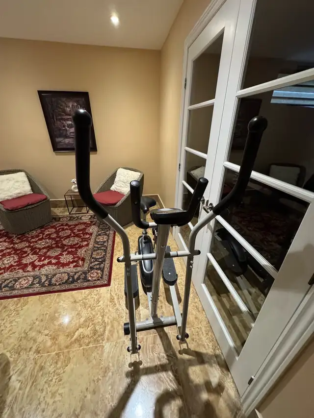 vélo pour exercice Weslo in Exercise Equipment in Laval / North Shore - Image 3