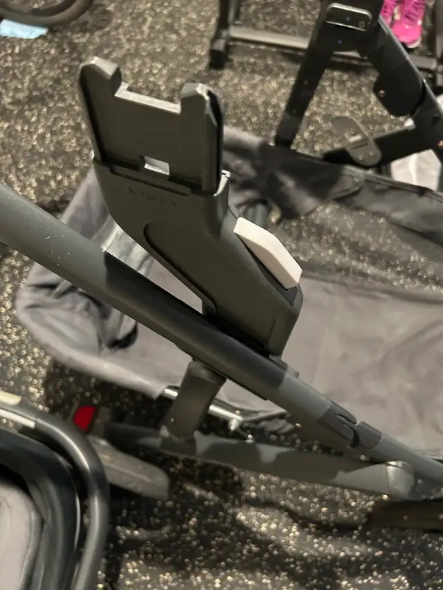 UppaBaby Version 1 Crib in Cribs in Calgary - Image 10