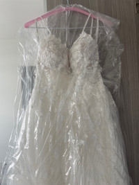 ENCHANTING TULLE BALLGOWN WEDDING DRESS WITH SWEETHEART NECKLINE