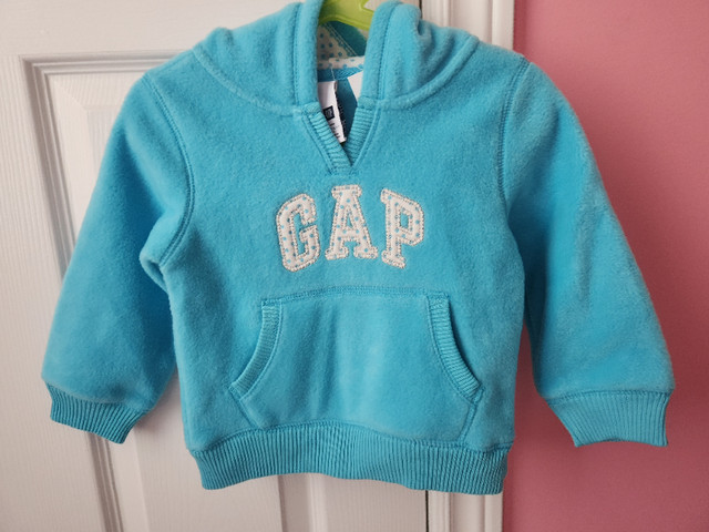 Pullover Gap cardigan from Gap in Clothing - 3T in Oshawa / Durham Region