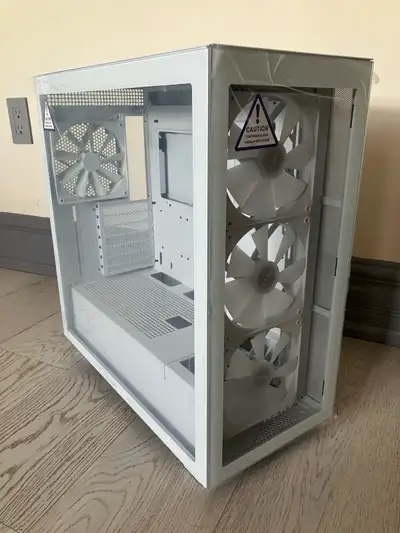 Selling a brand new NZXT H7 Elite case in white. This case features excellent airflow, a sleek desig...