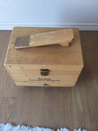 Vintage Electric Ronson Roto-Shine Magnetic Shoe Polisher