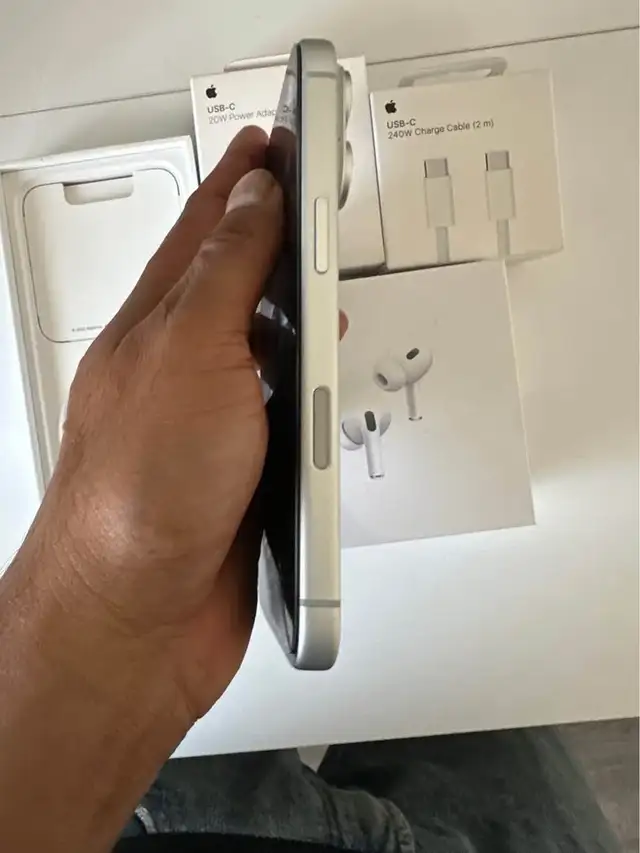 iPhone 18 Pro 256GB 100% btry + AirPods Fast Charger & Delivery | Cell ...