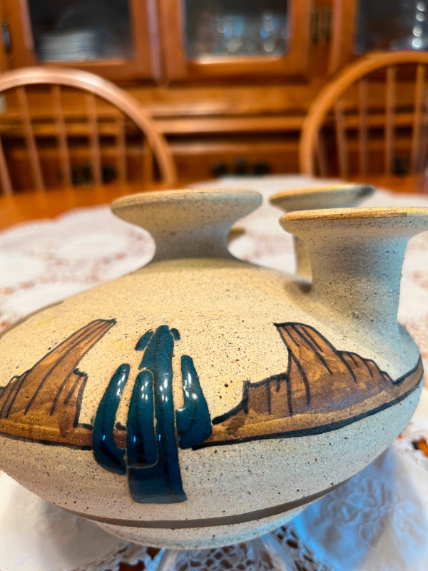 Retired Hopi Indian Pottery in Arts & Collectibles in Renfrew - Image 2