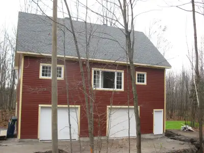 Bonjour, J'ai un grand garage chauffé et sécuritaire de 3 portes à Cantley de disponible pour locati...