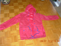 GirlsMedium 59" pink raincoat/impermeable, mint,smoke free