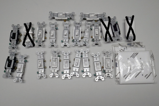 Electrical switches and outlets in Electrical in Ottawa - Image 2