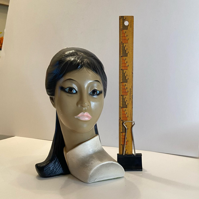 Vintage Mid-Century Chalkware Asian Woman Bust in Arts & Collectibles in Calgary - Image 2