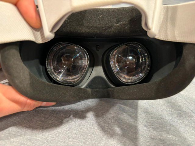 Oculus Quest 2 64 Gb in Other in Cape Breton - Image 2