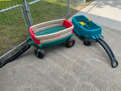 À vendre à Montréal : 2 chariots pour enfants Little Tikes – 60 $ pour les deux Deux wagons Little T...