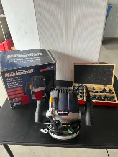 Seldom used Selling a Mastercraft 10-Amp Plunge Router in excellent working condition. This is a com...