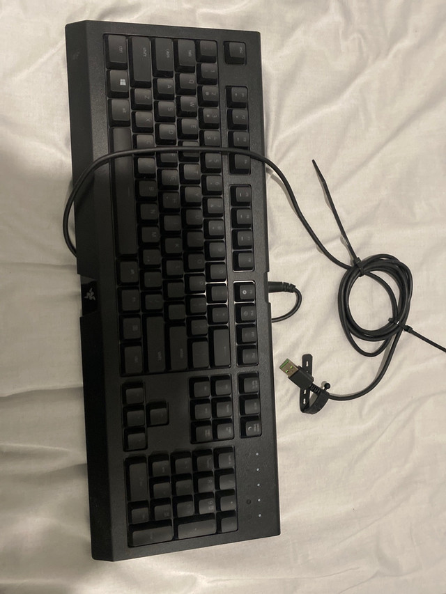 Razer cynosa chroma keyboard in Mice, Keyboards & Webcams in Calgary