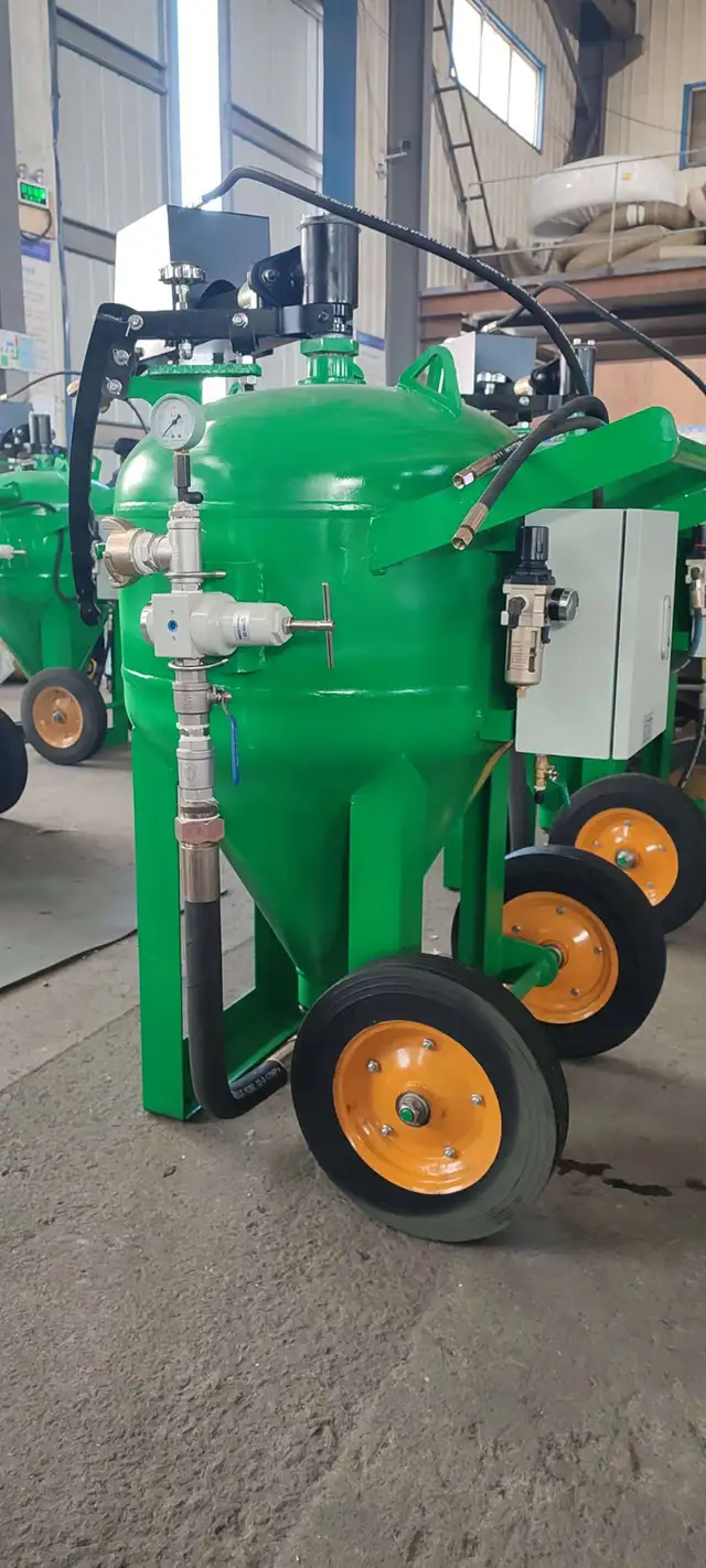 DUSTLESS BLASTING MOBILE BLASTING Db 500 Sand Blaster  in Other in Saskatoon - Image 5