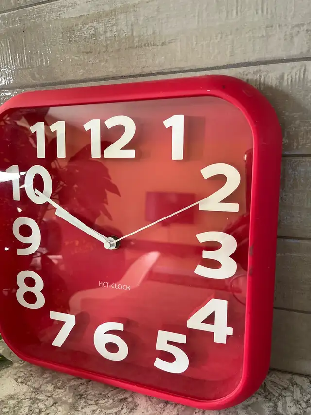 Wall Clock  in Home Décor & Accents in Markham / York Region - Image 3