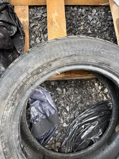 205-65R16 Winter tires. 80 % of wear left. Great shape.