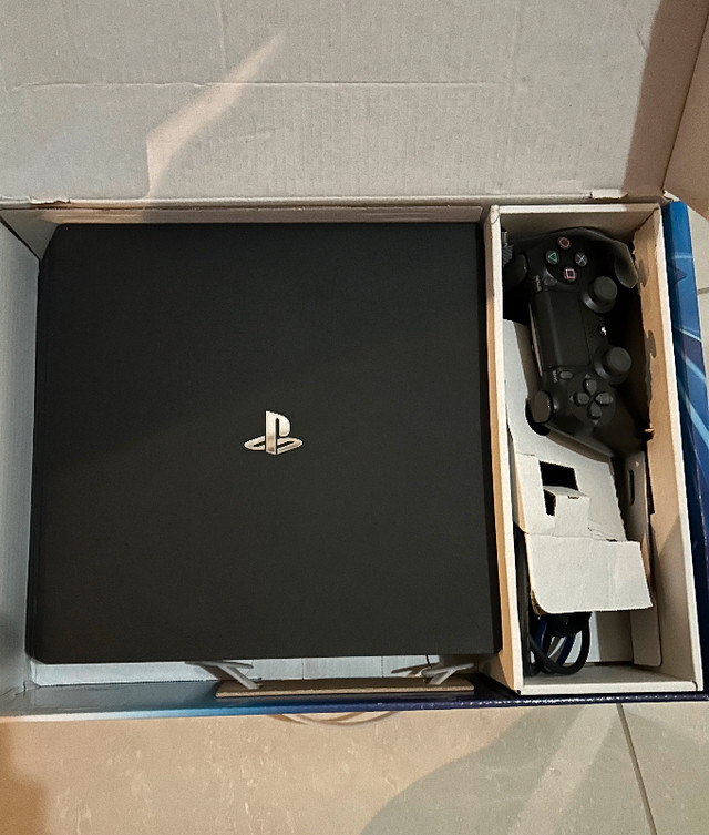 PlayStation 4 pro dans Sony PlayStation 4  à Saint-Hyacinthe