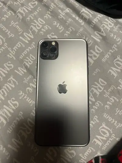 Téléphone à vendre – bon état Je vends un téléphone en bon état, fonctionne bien. Prix : à discuter...