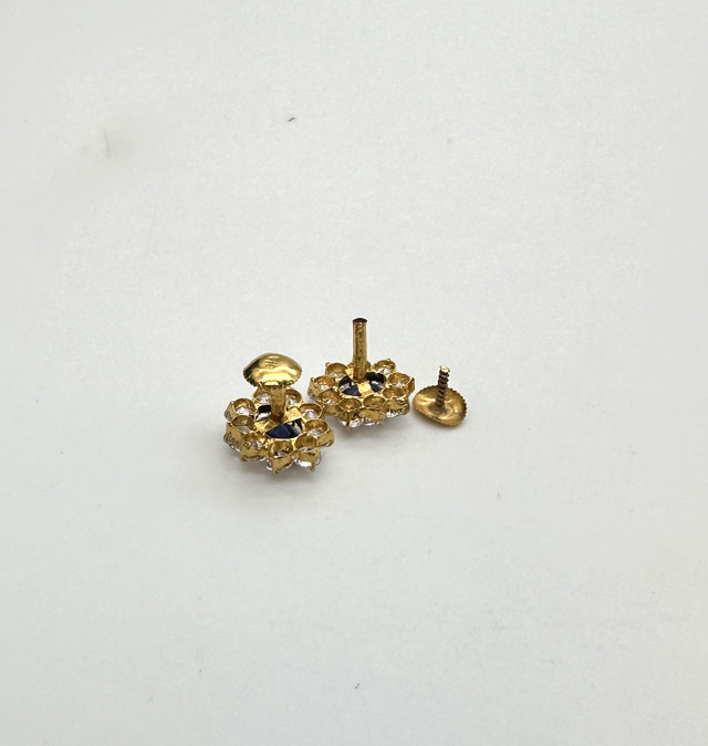 22K Gold Flower Shape Studs with Blue Stone & Cubic $265 in Jewellery & Watches in Mississauga / Peel Region - Image 2
