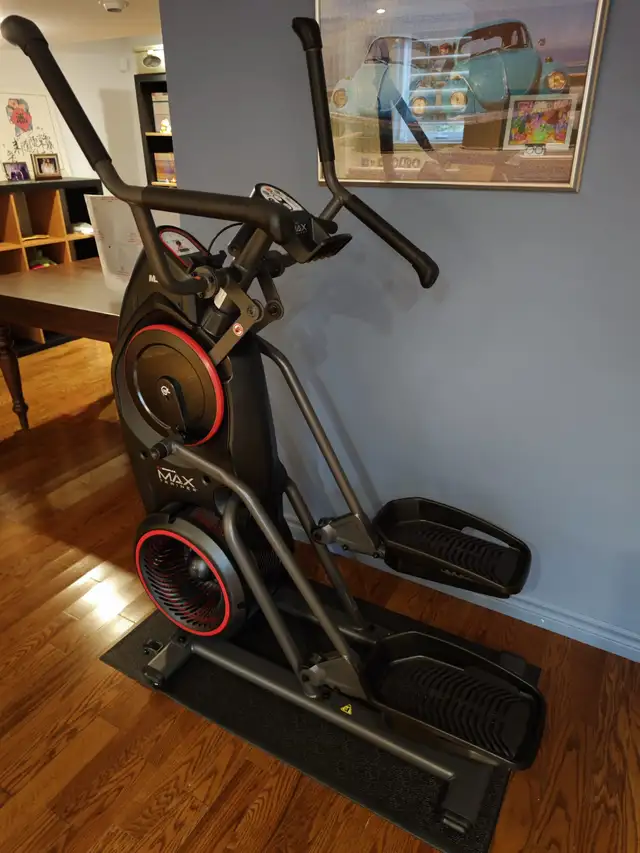Bowflex Max Trainer M3Eliptical machine for a low impact full ...