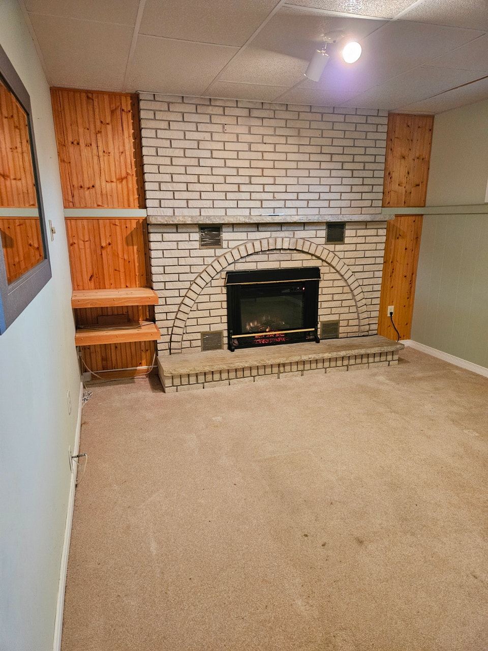 FOR RENT 2 Bedroom basement apartment St.Catharines, ON 4