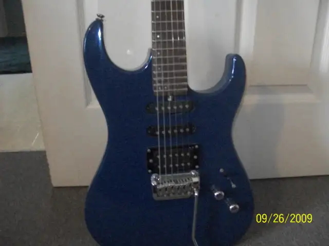 Washburn Electric Guitar in Guitars in Sault Ste. Marie - Image 2