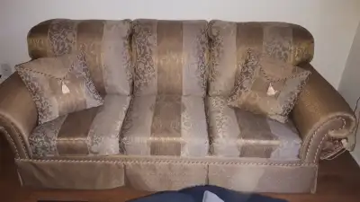 divan 3 place et une chaise, View more
