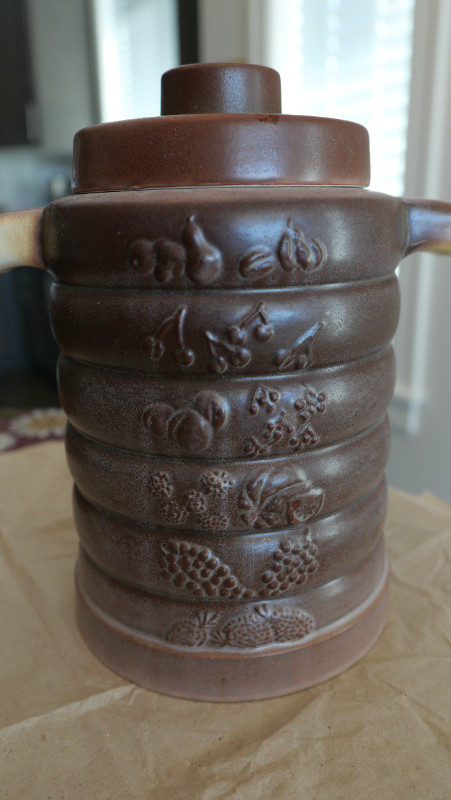 VINTAGE RHUM POT, Over 40 Years Old, Never Used in Arts & Collectibles in Chilliwack - Image 2