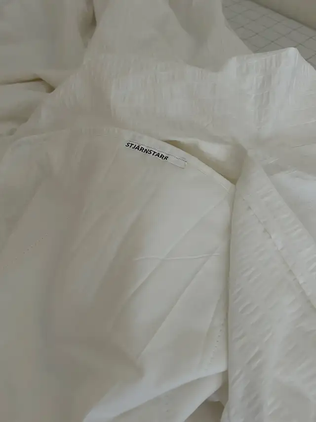 Ikea Twin Duvet, White Cover and Pillow Case in Bedding in Ottawa - Image 2