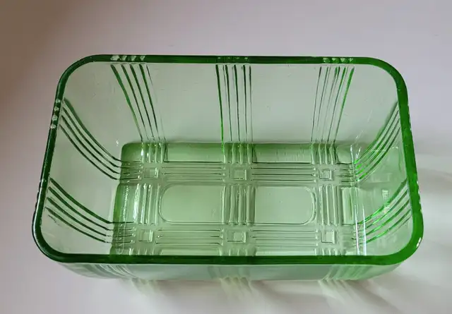 Vintage Green Uranium Vaseline Depression Glass Dish in Arts & Collectibles in Oshawa / Durham Region - Image 5